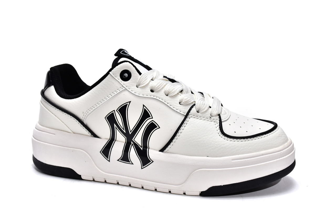 MLB Chunky Liner Yankees White/Black 3ASXCA12N-50WHS - Officially Licensed Merchandise