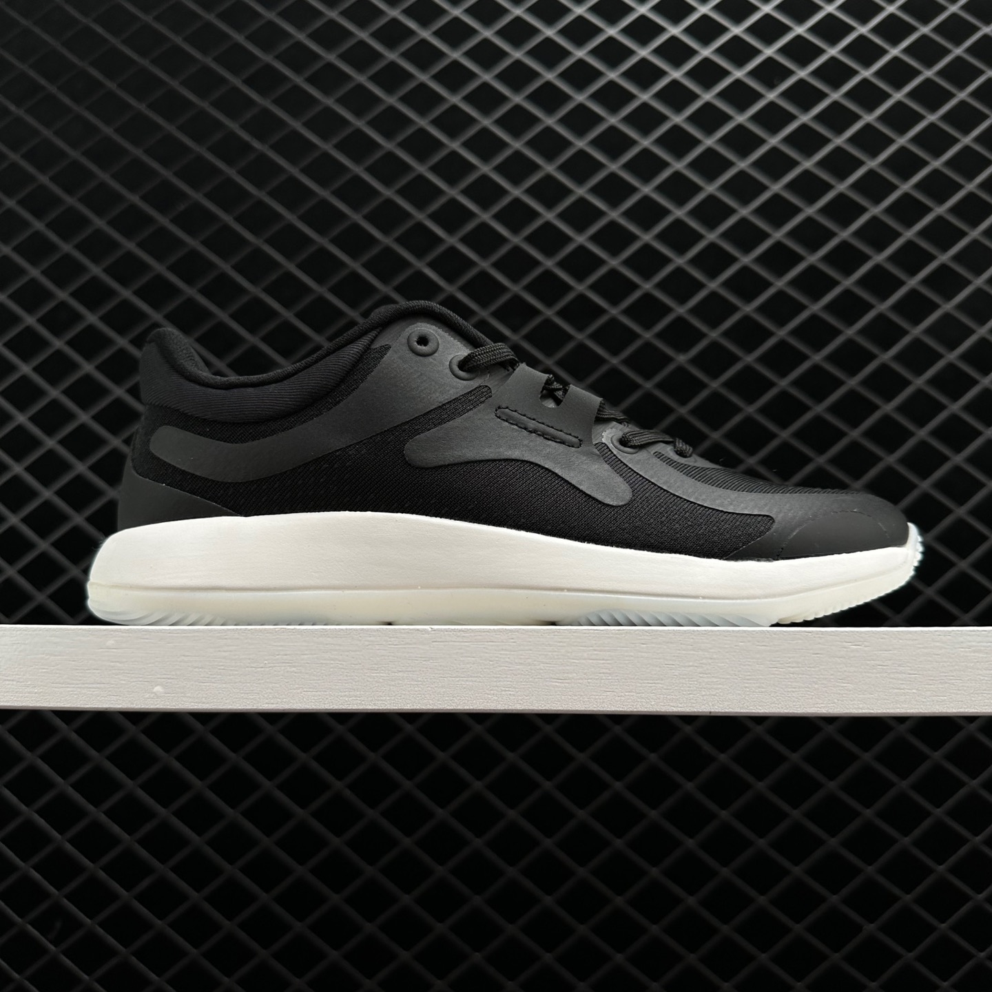 Lululemon Strongfeel Training Shoes: Black Graphite Grey White | Free Shipping