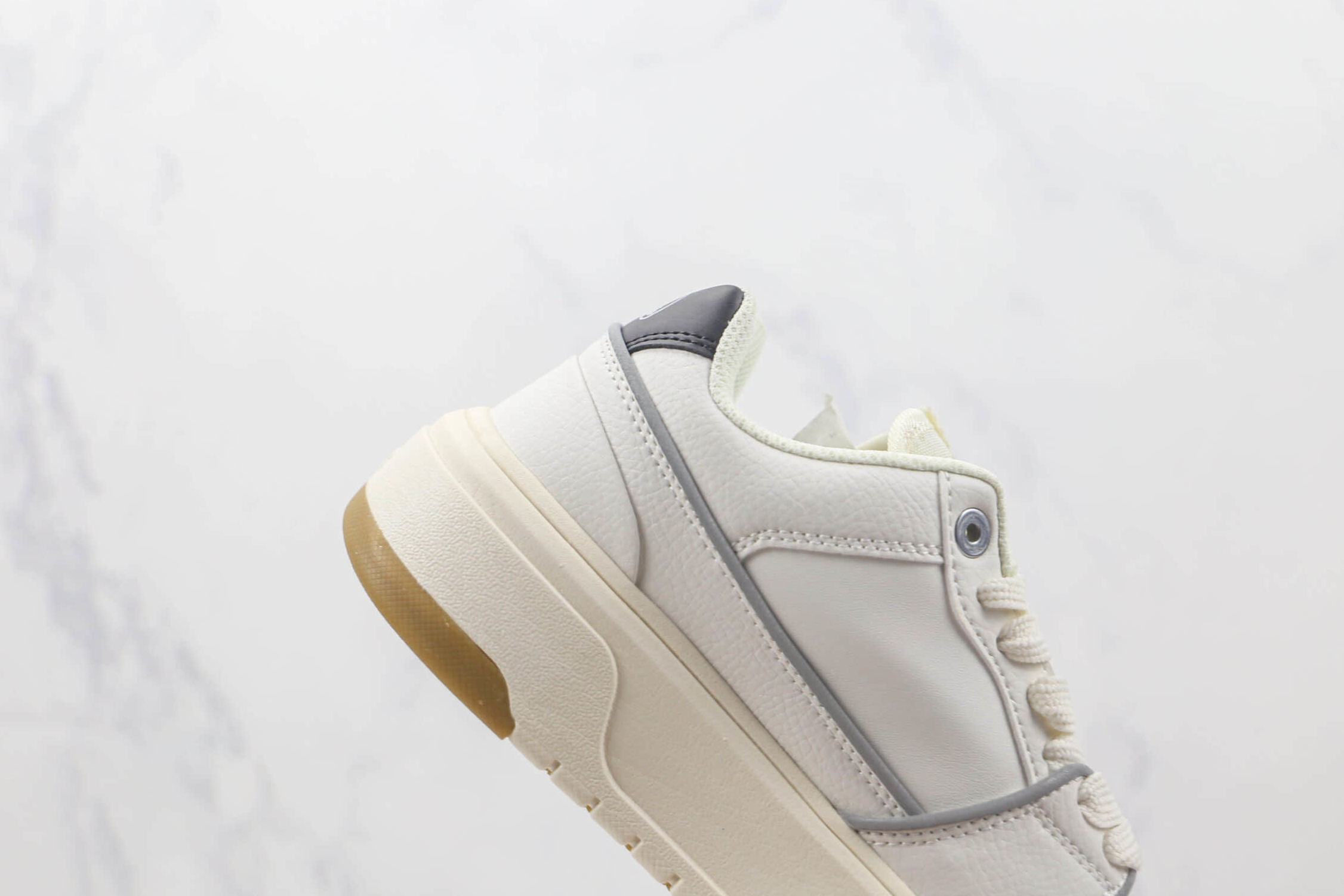 MLB Chunky Liner New York Yankees Vintage Cream Sneakers - Stylish Retro Footwear